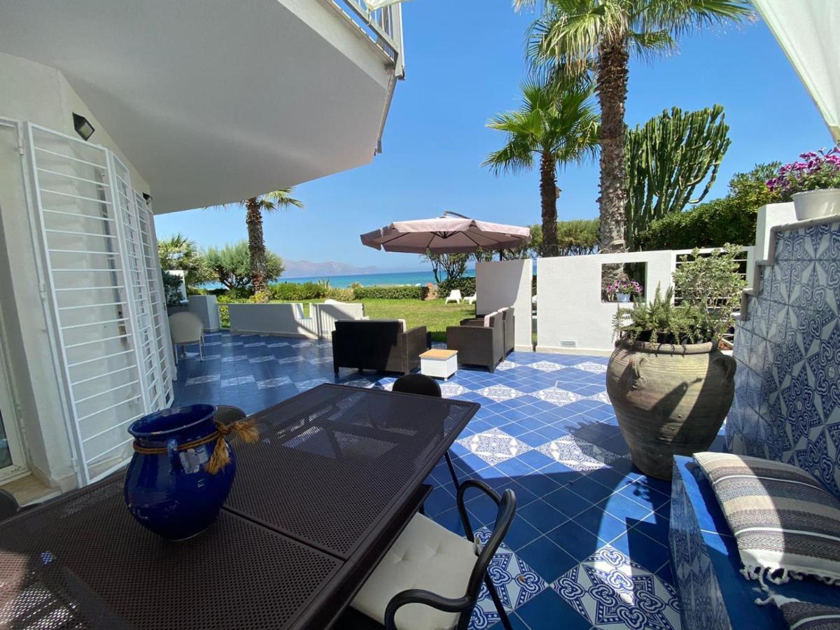 Casa Vacanze Ibiscus Алкамо Марина Екстериор снимка